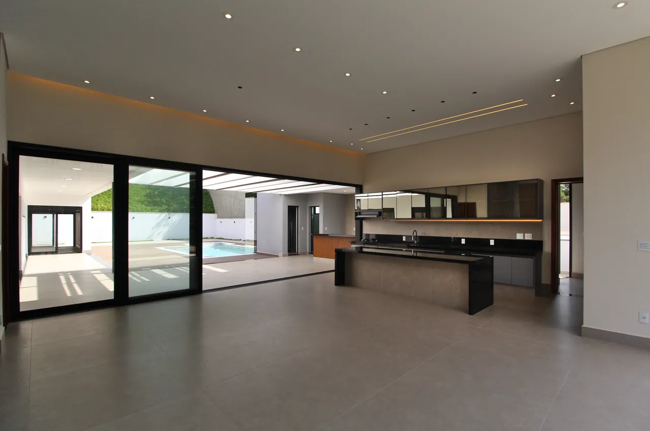 Casa térrea novíssima de alto padrão à venda no condomínio Alphaville Campinas