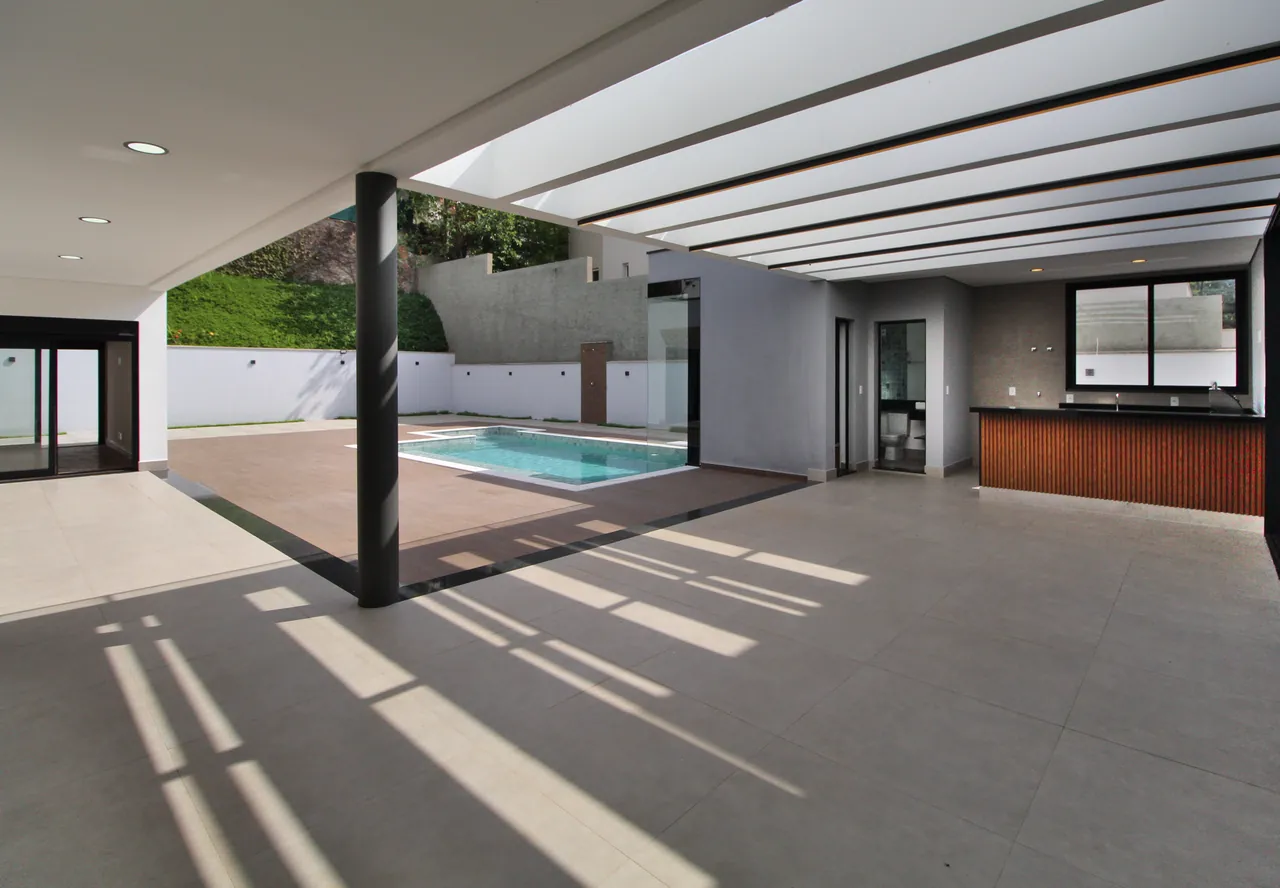 Casa térrea novíssima de alto padrão à venda no condomínio Alphaville Campinas