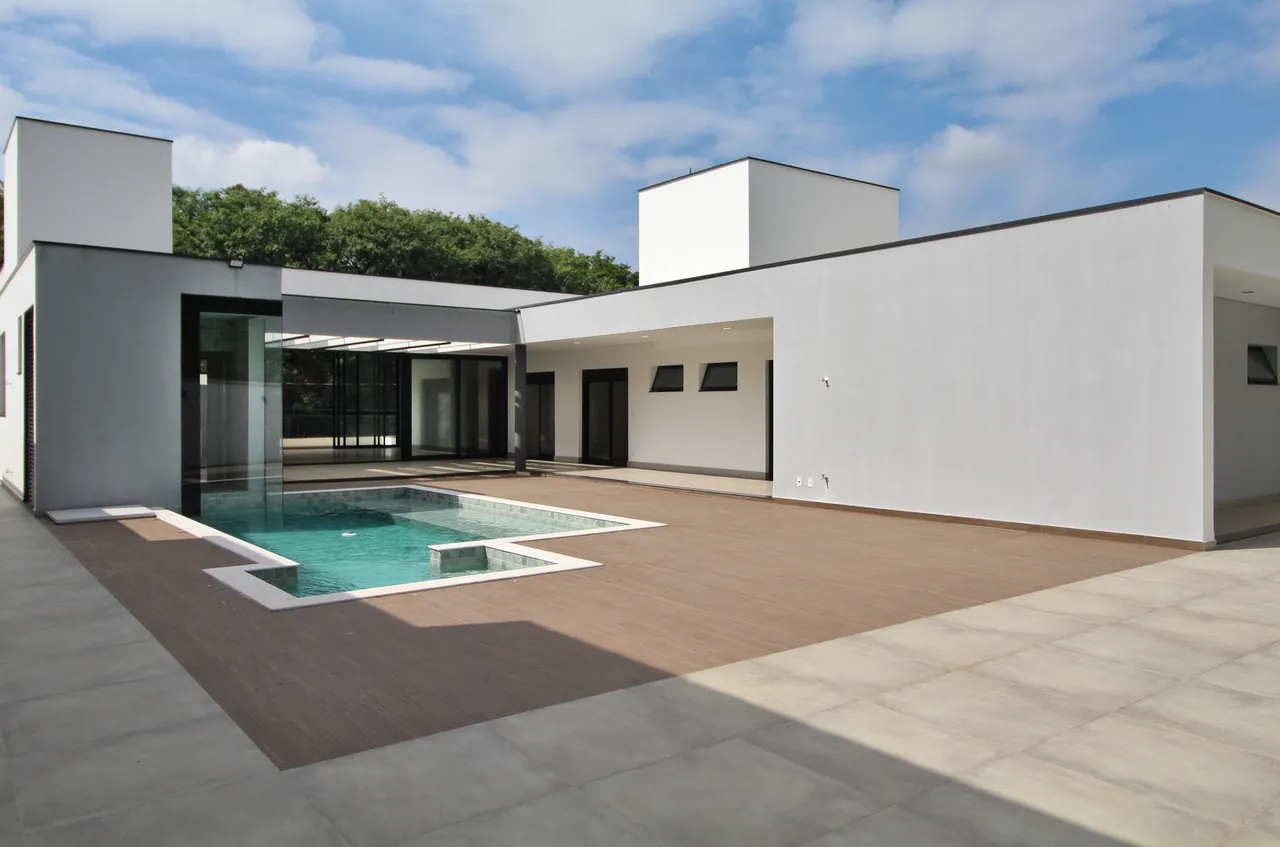 Casa térrea novíssima de alto padrão à venda no condomínio Alphaville Campinas