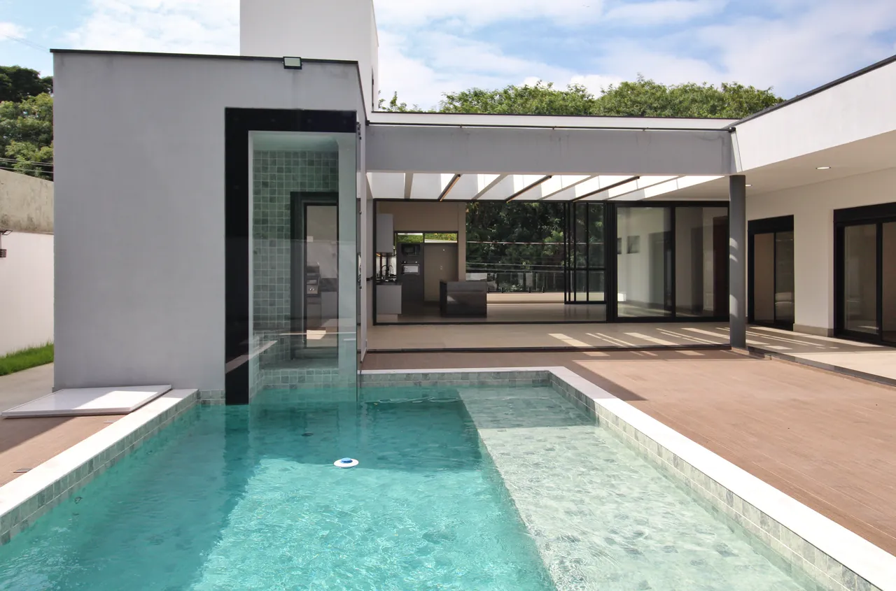 Casa térrea novíssima de alto padrão à venda no condomínio Alphaville Campinas