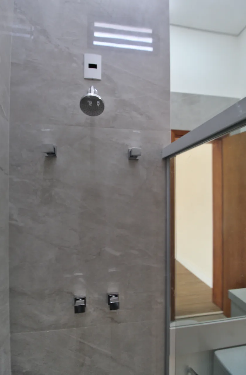 Casa térrea novíssima de alto padrão à venda no condomínio Alphaville Campinas