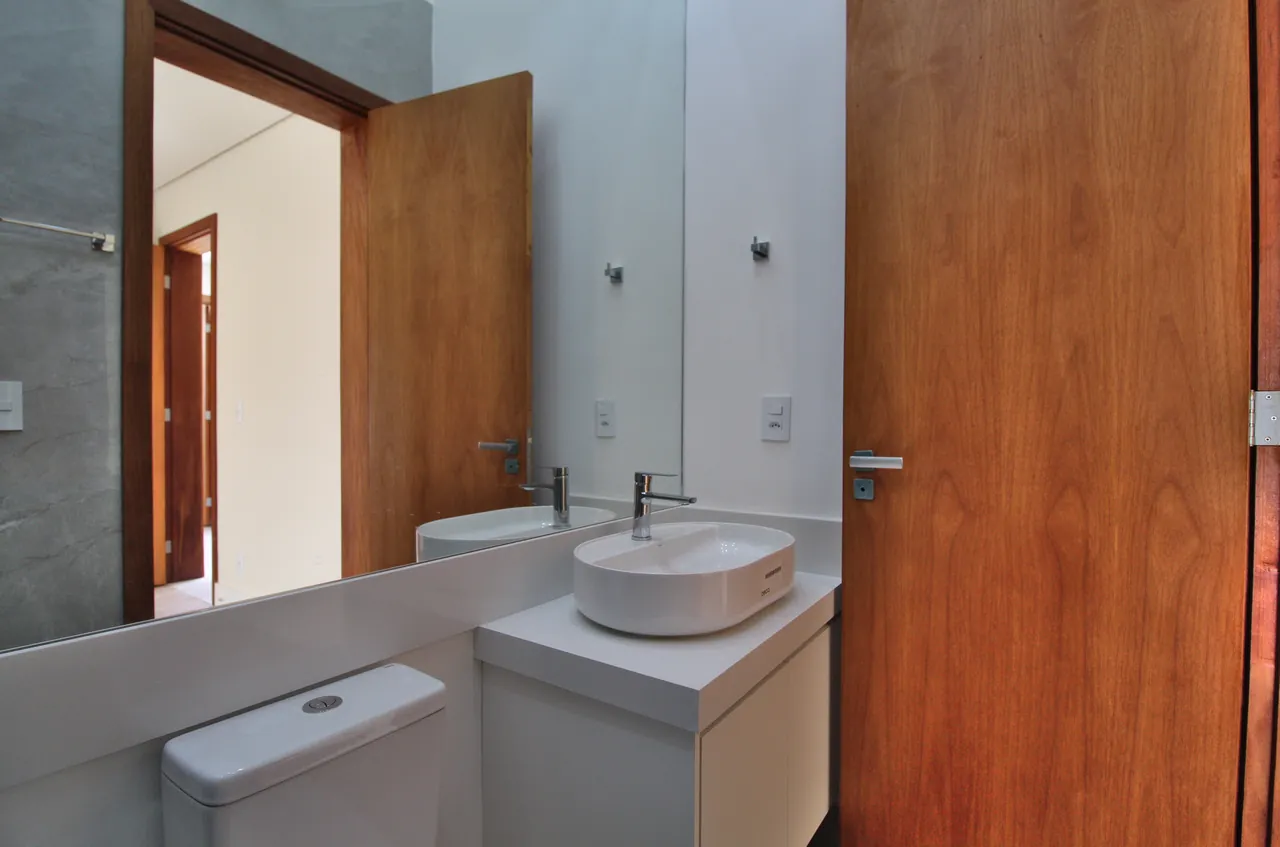 Casa térrea novíssima de alto padrão à venda no condomínio Alphaville Campinas