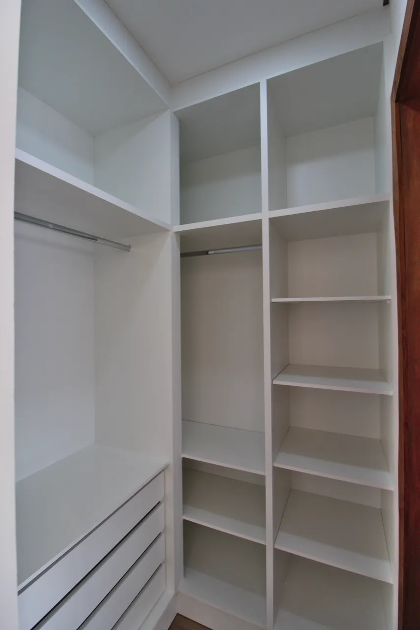 Casa térrea novíssima de alto padrão à venda no condomínio Alphaville Campinas