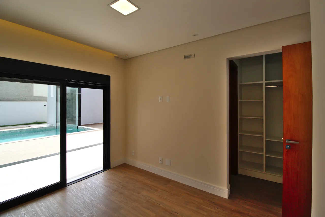 Casa térrea novíssima de alto padrão à venda no condomínio Alphaville Campinas