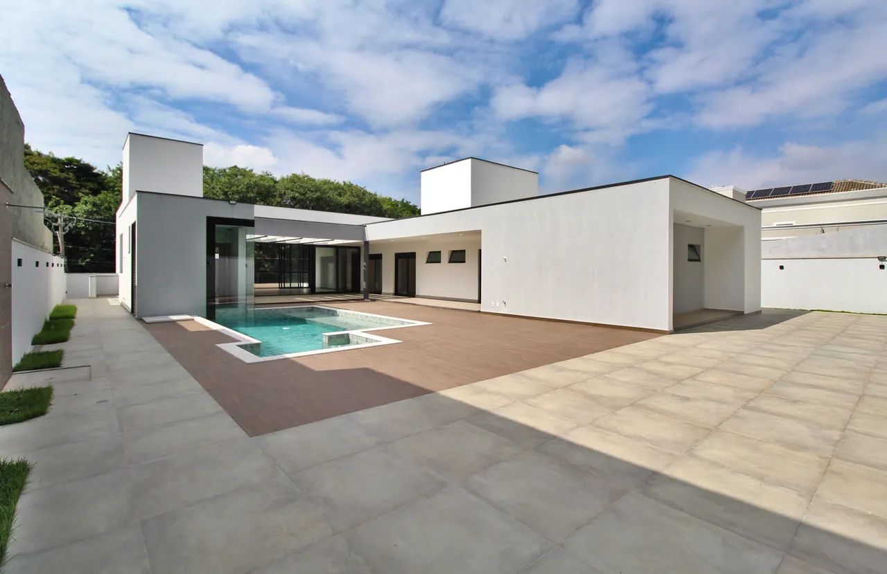 Casa térrea novíssima de alto padrão à venda no condomínio Alphaville Campinas