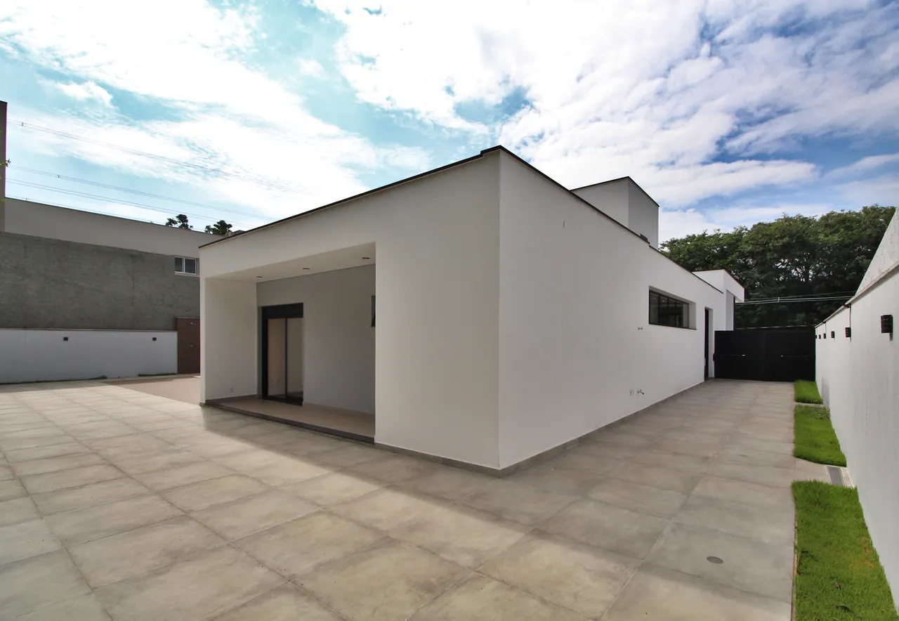 Casa térrea novíssima de alto padrão à venda no condomínio Alphaville Campinas