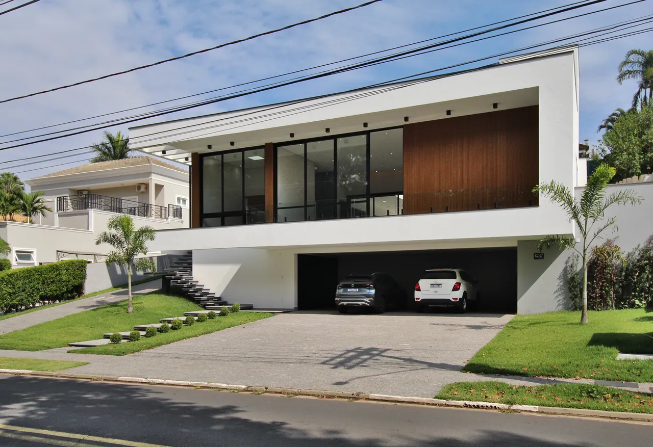 Casa térrea novíssima de alto padrão à venda no condomínio Alphaville Campinas
