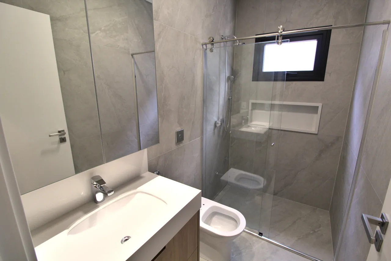 Casa térrea de alto padrão no condomínio Alphaville Dom Pedro 2 em Campinas