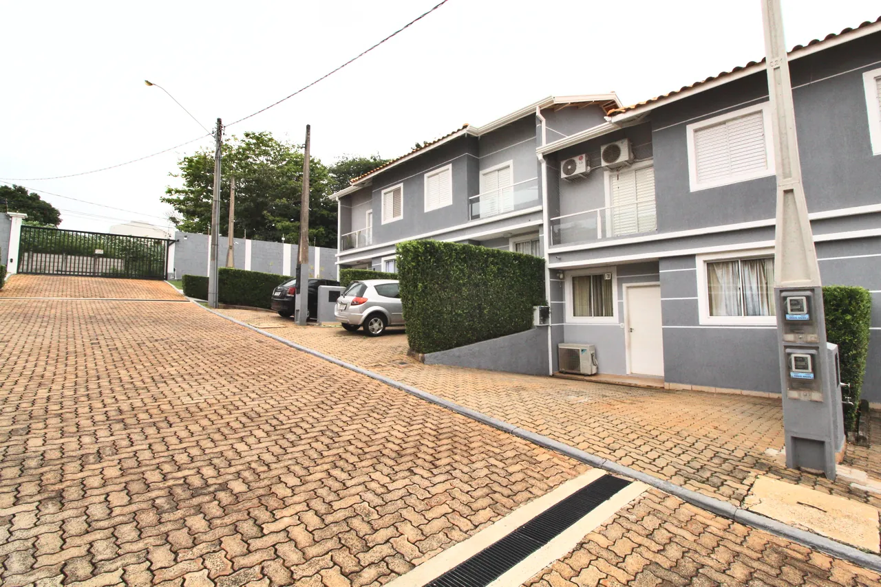 Casa de 3 quartos em condomínio no bairro Mansões Santo Antônio em Campinas