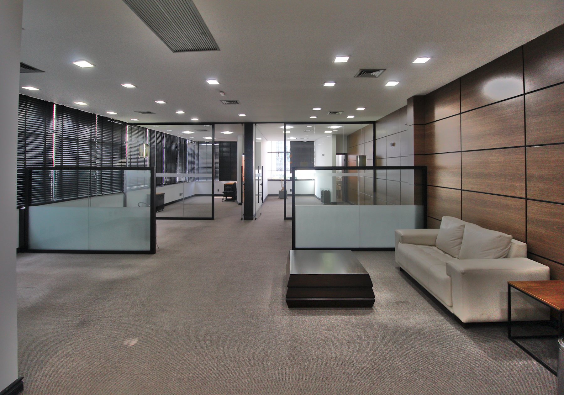 Interior do Prédio Comercial, Av. Francisco Pereira de Castro, 1073, Jundiaí, SP