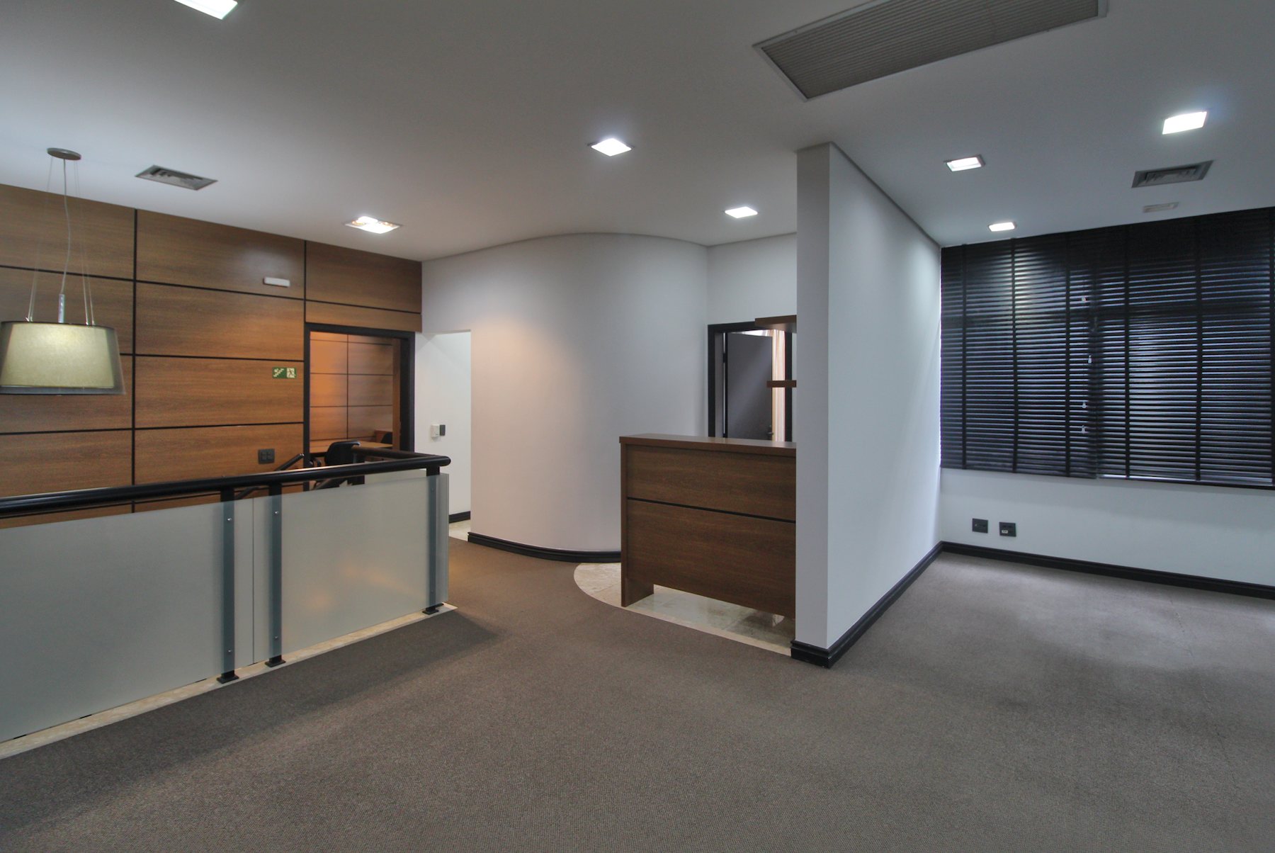 Interior do Prédio Comercial, Av. Francisco Pereira de Castro, 1073, Jundiaí, SP