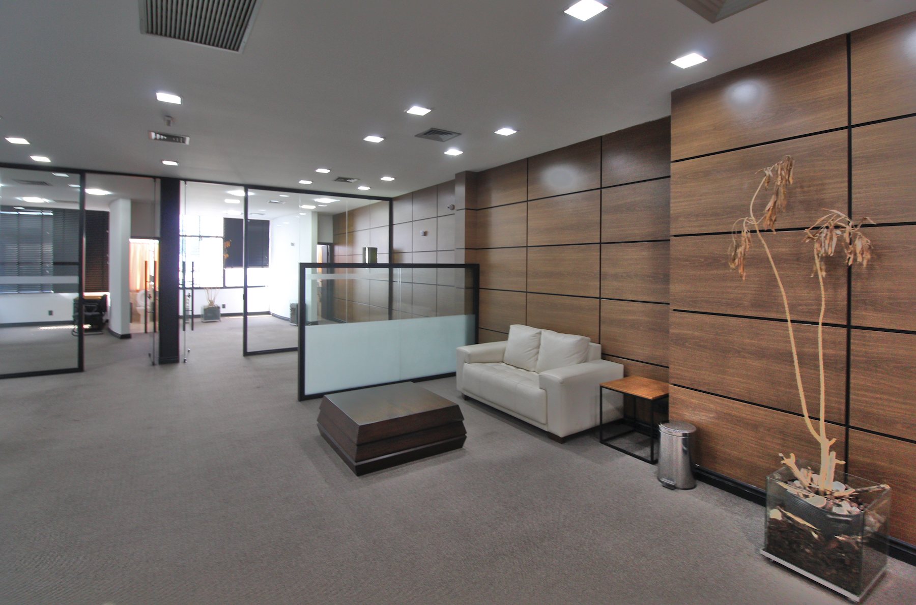 Interior do Prédio Comercial, Av. Francisco Pereira de Castro, 1073, Jundiaí, SP